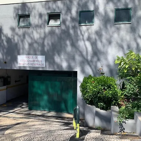 Madeira, 3 Bedroom With Ocean Views In Apartament Funchal (Madeira)